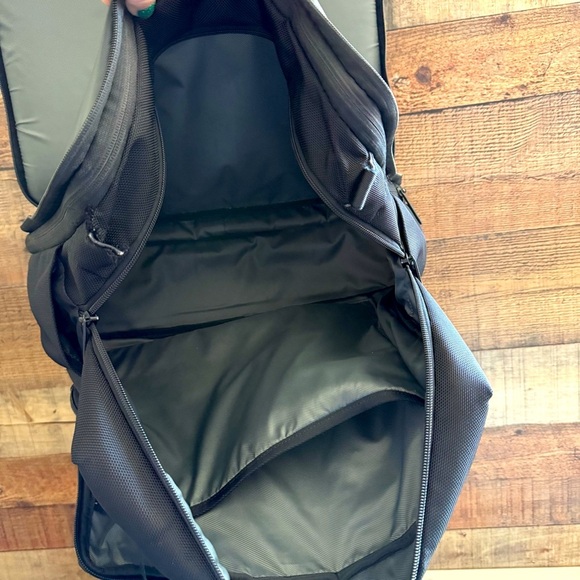 Tumi T-Tech Network T-Pass Expandable Solid Nylon Messenger Briefcase Bag - Picture 12 of 15